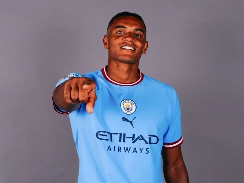 hau-ve-manuel-akanji-1