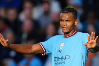 hau-ve-manuel-akanji