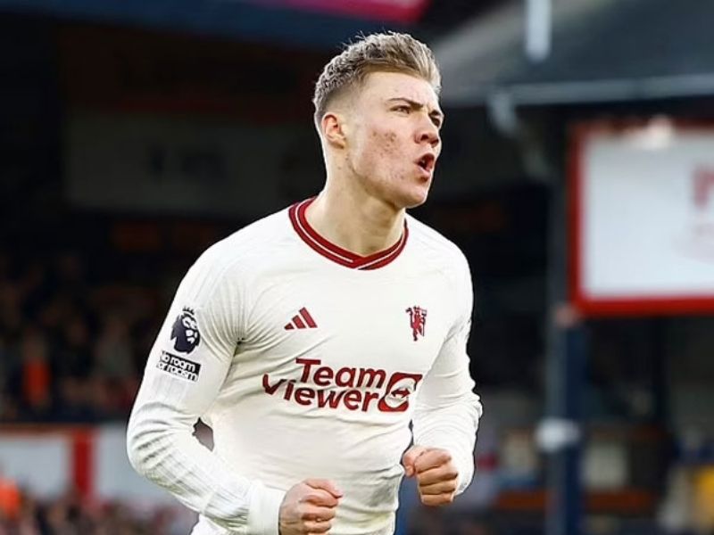 tien-dao-rasmus-hojlund-2