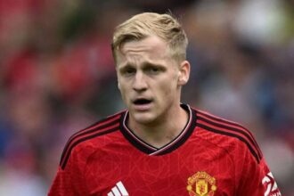 tien-ve-donny-van-de-beek