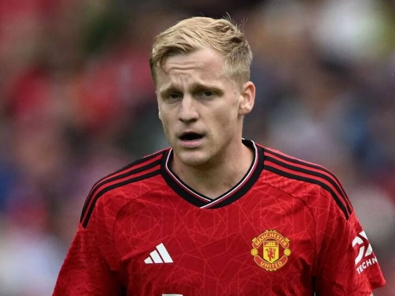 tien-ve-donny-van-de-beek